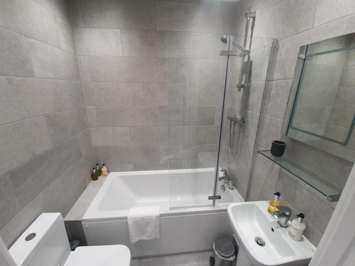 Park View Two-Bedroom Apartment Бат Екстер'єр фото